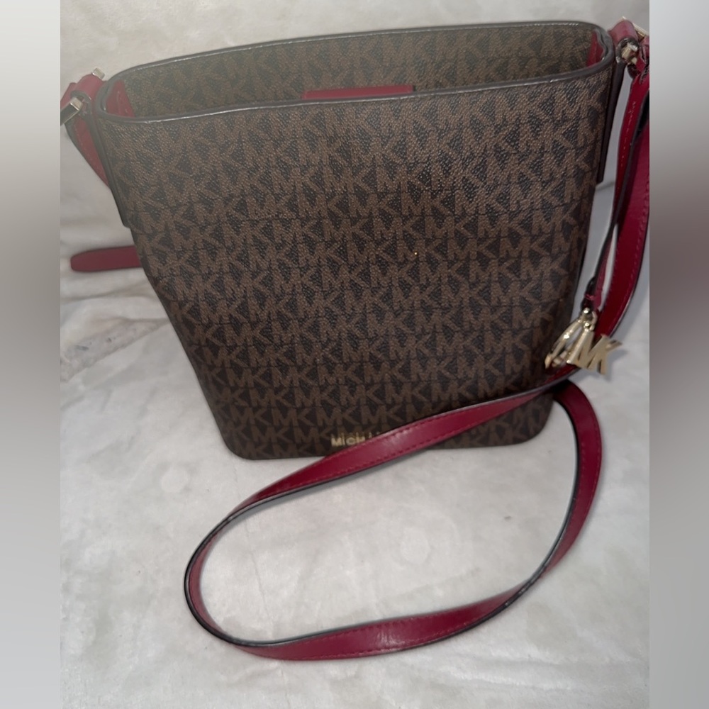 Micheal Kors Brown Crossbody Purse